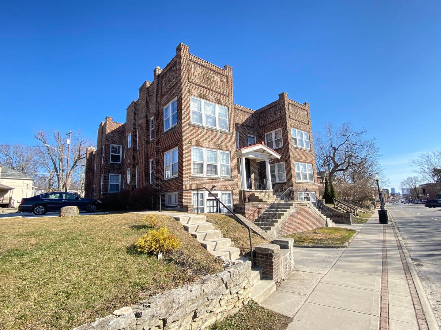 Columbus Apartment: 2316-2320 N High St