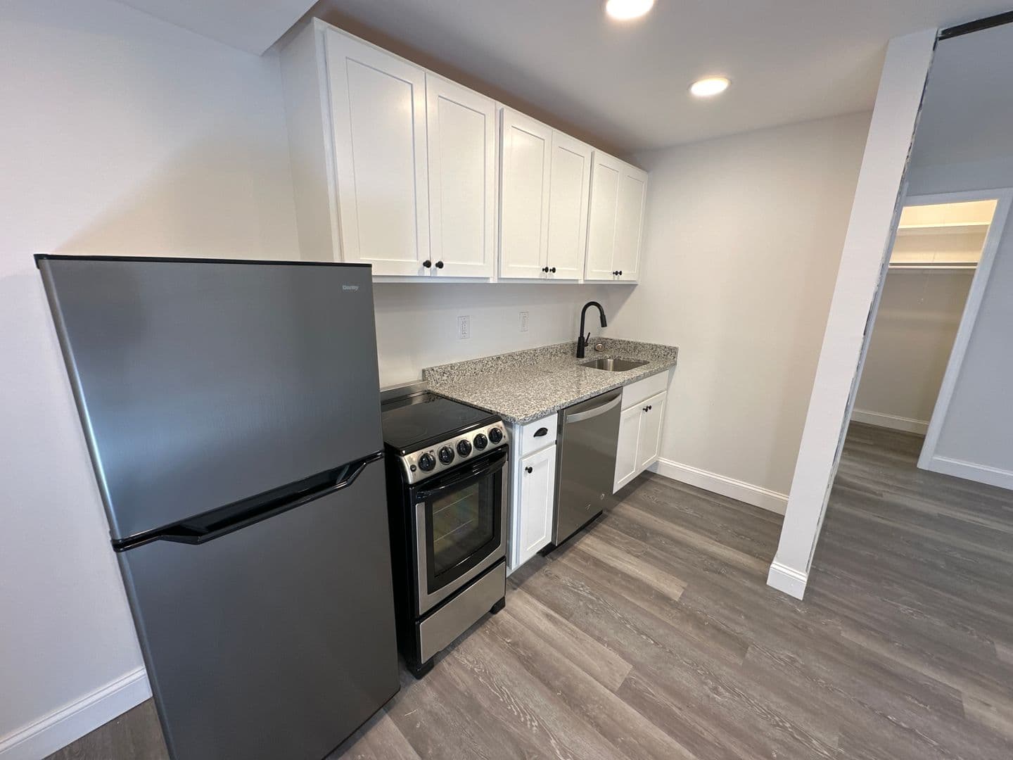 Columbus Apartment: 1472-1490 Neil Ave