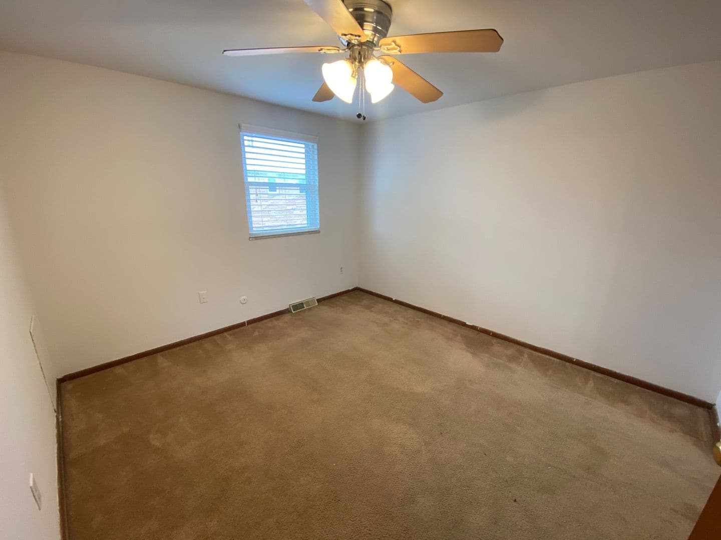 Columbus Apartment: 1444-1466 Worthington St