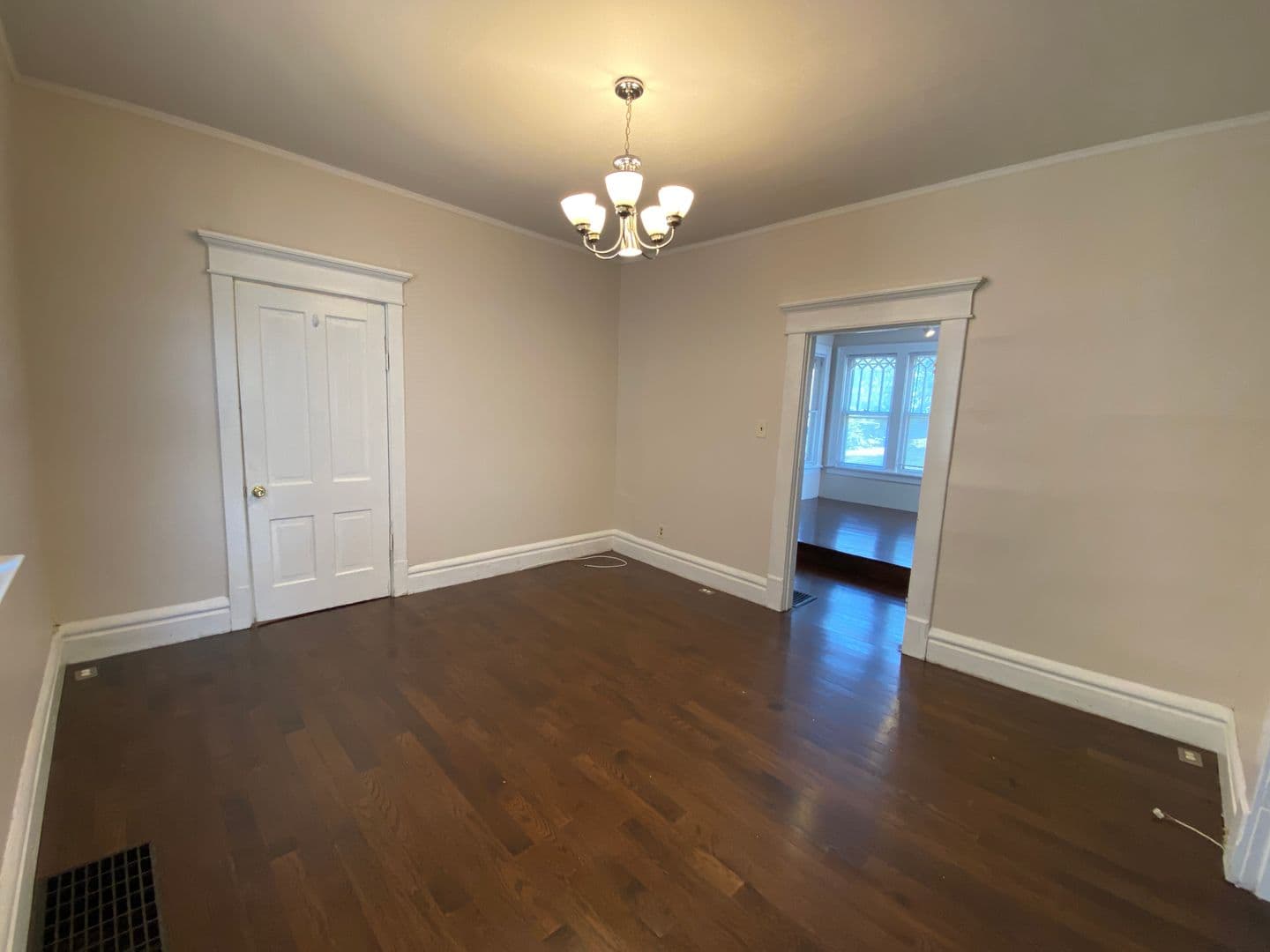 Columbus House: 124 E Norwich Ave