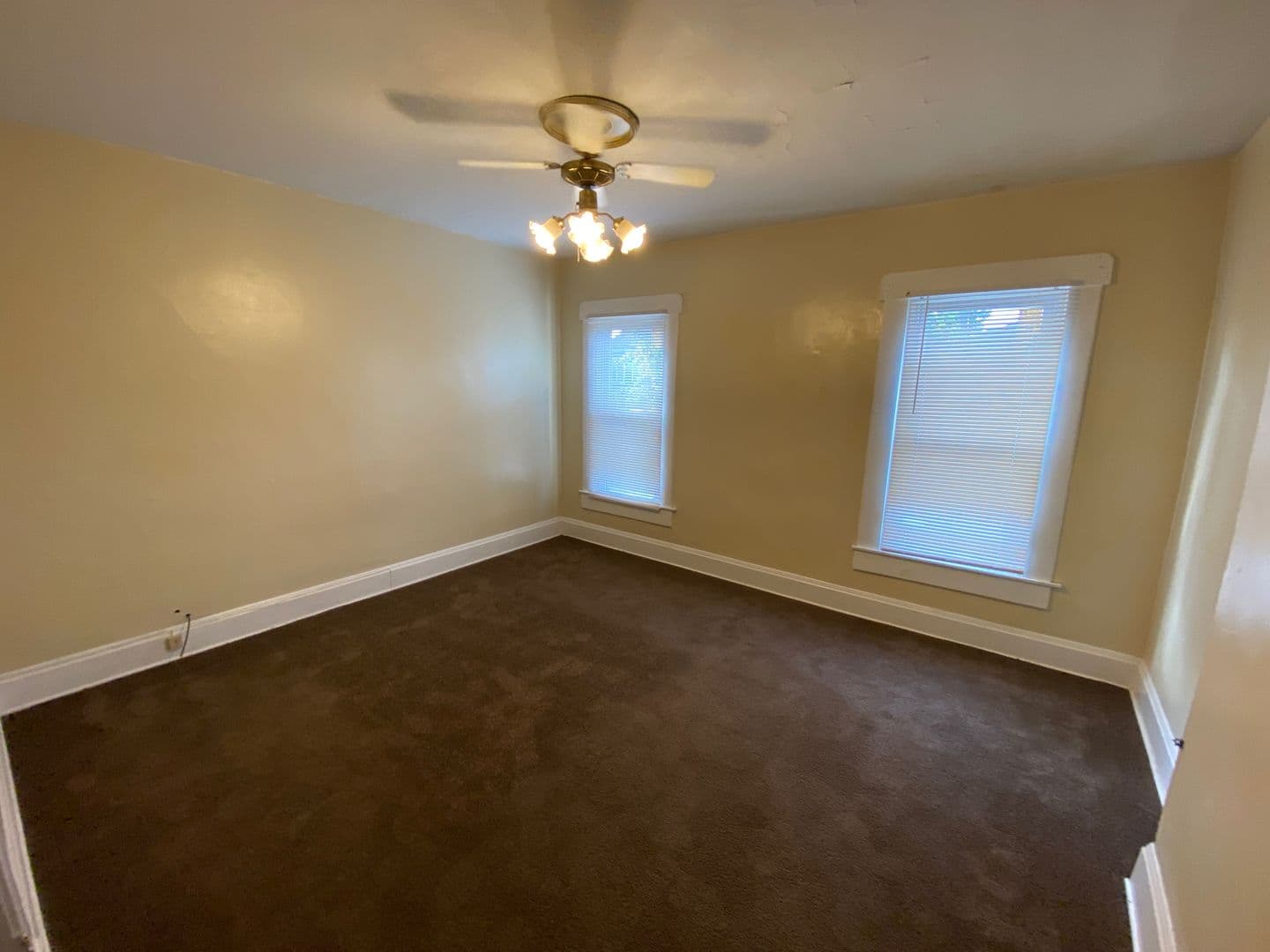 Columbus Apartment: 50 W Maynard Ave