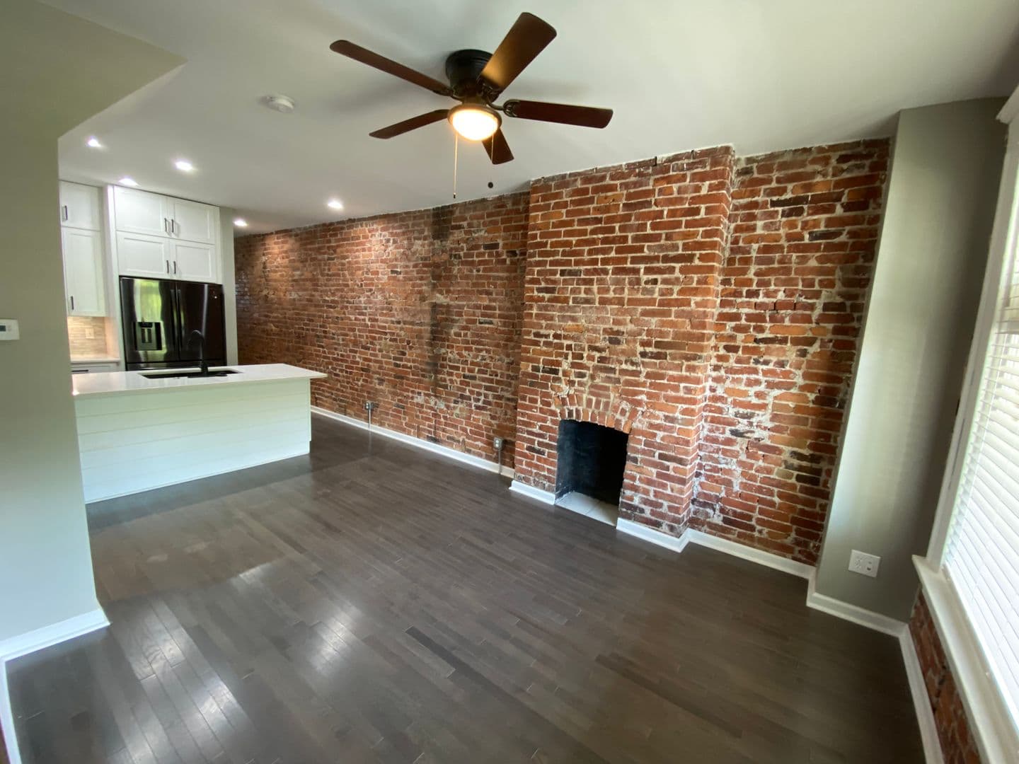 Columbus Apartment: 162-164 E 11th Ave