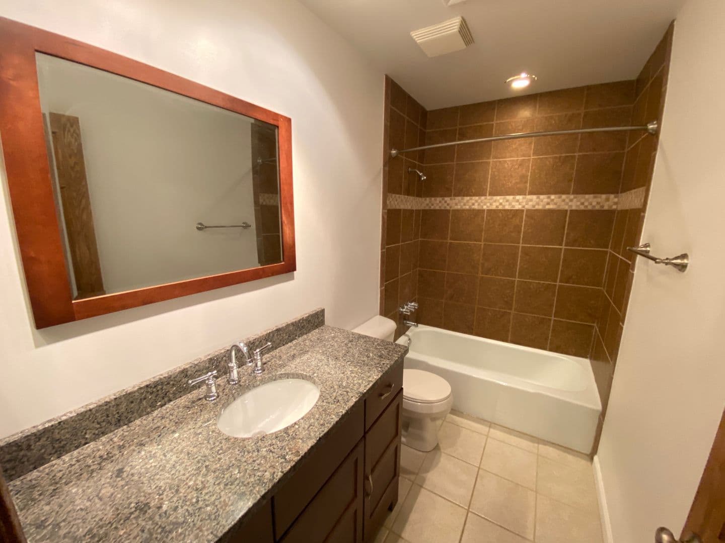Columbus Apartment: 111 W Hudson St