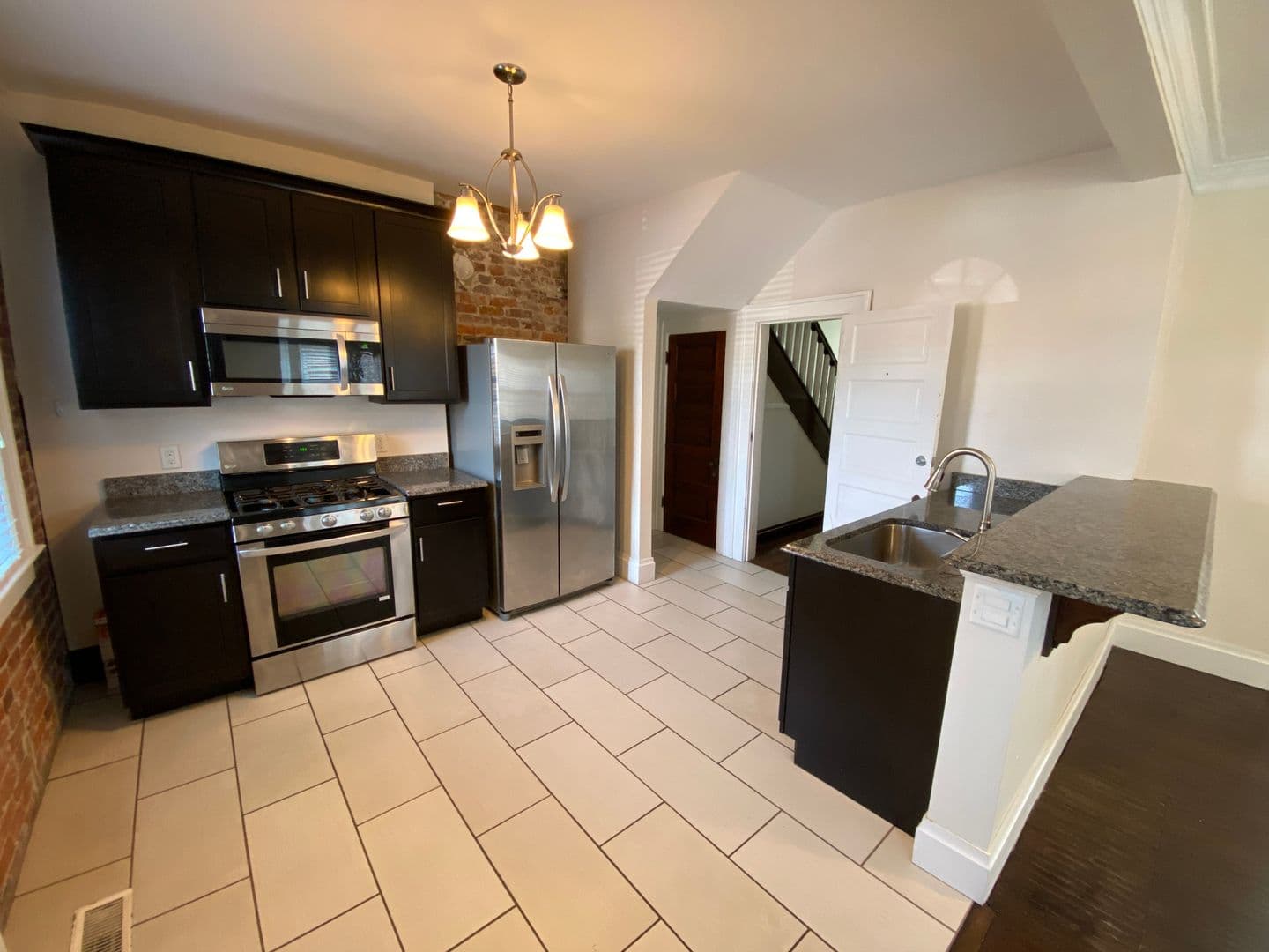 Columbus Apartment: 1475 Worthington St