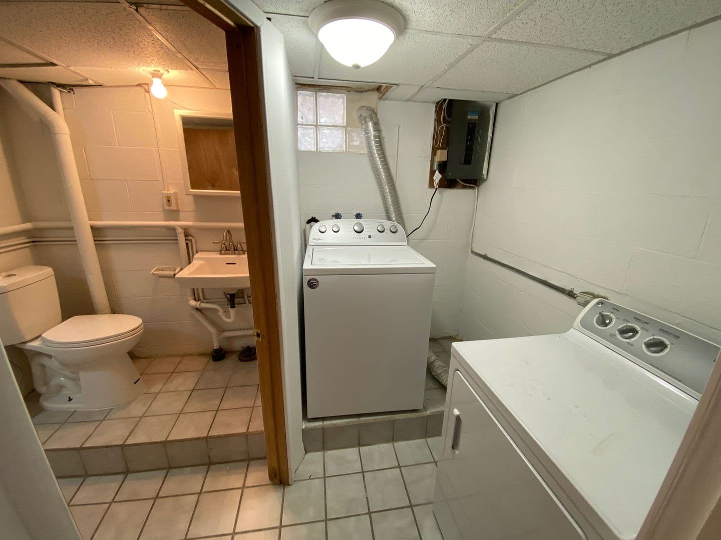 Columbus Apartment: 39 W 10th Ave