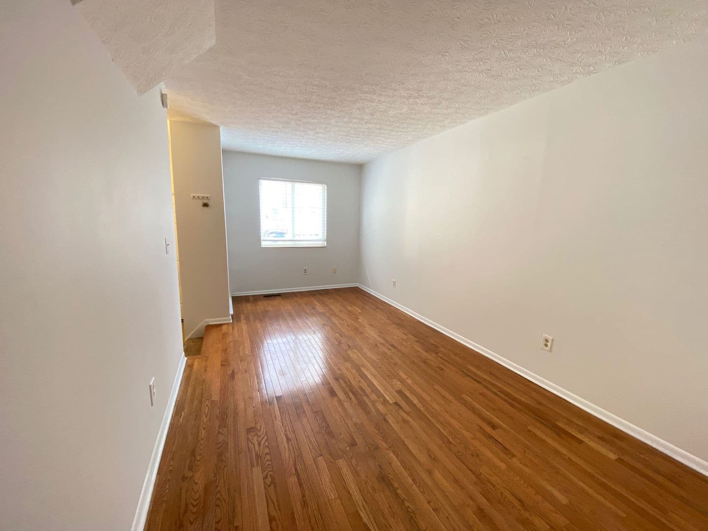 Columbus Apartment: 107-121 E 14th Ave