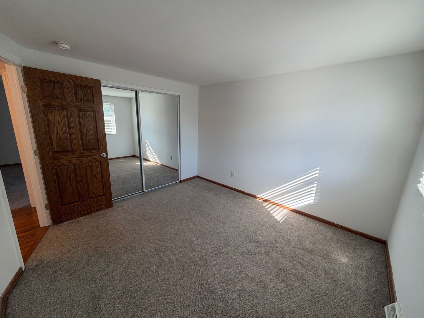 Columbus Apartment: 1444-1466 Worthington St