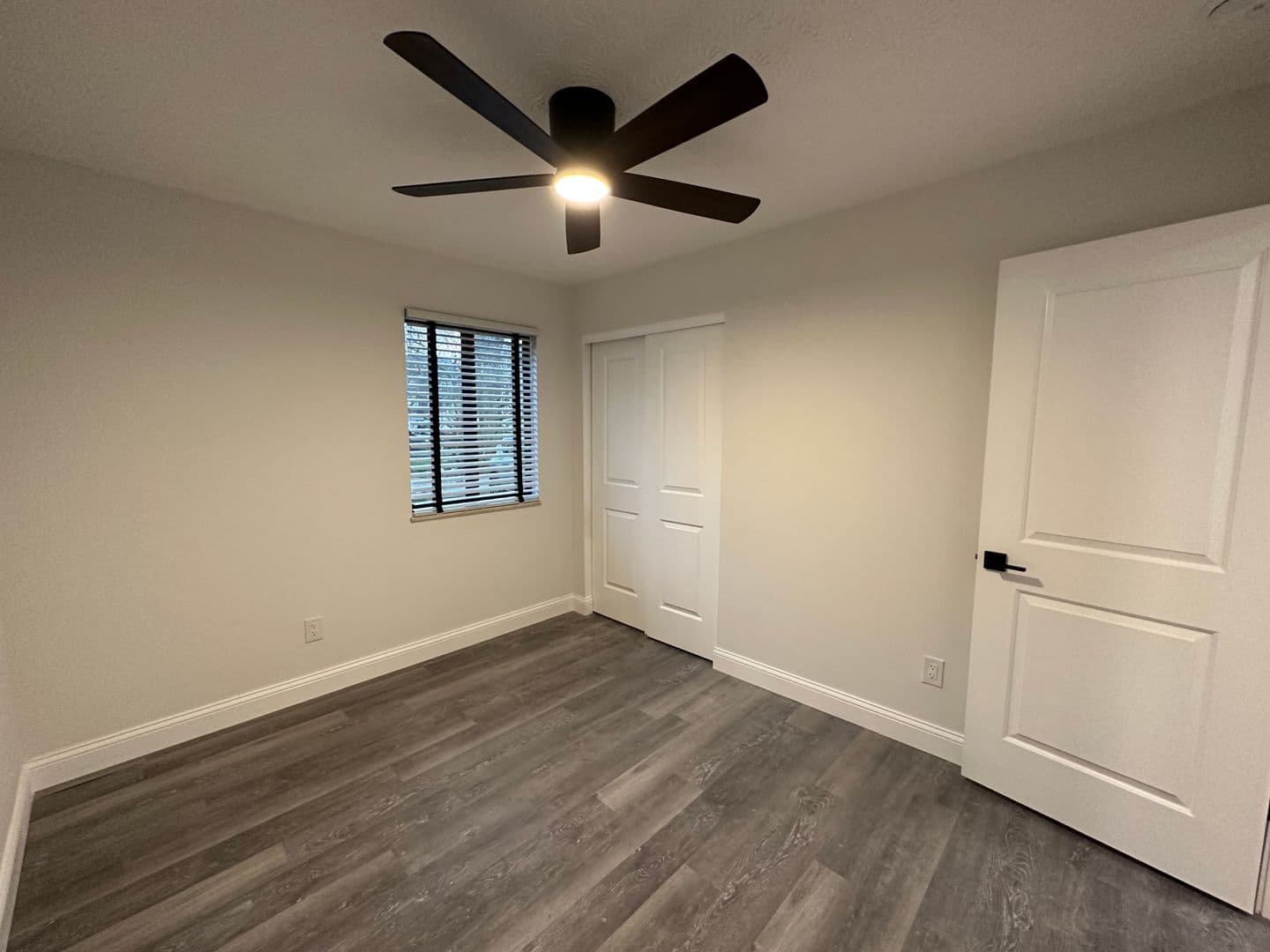 Columbus Apartment: 113 E Lane Ave