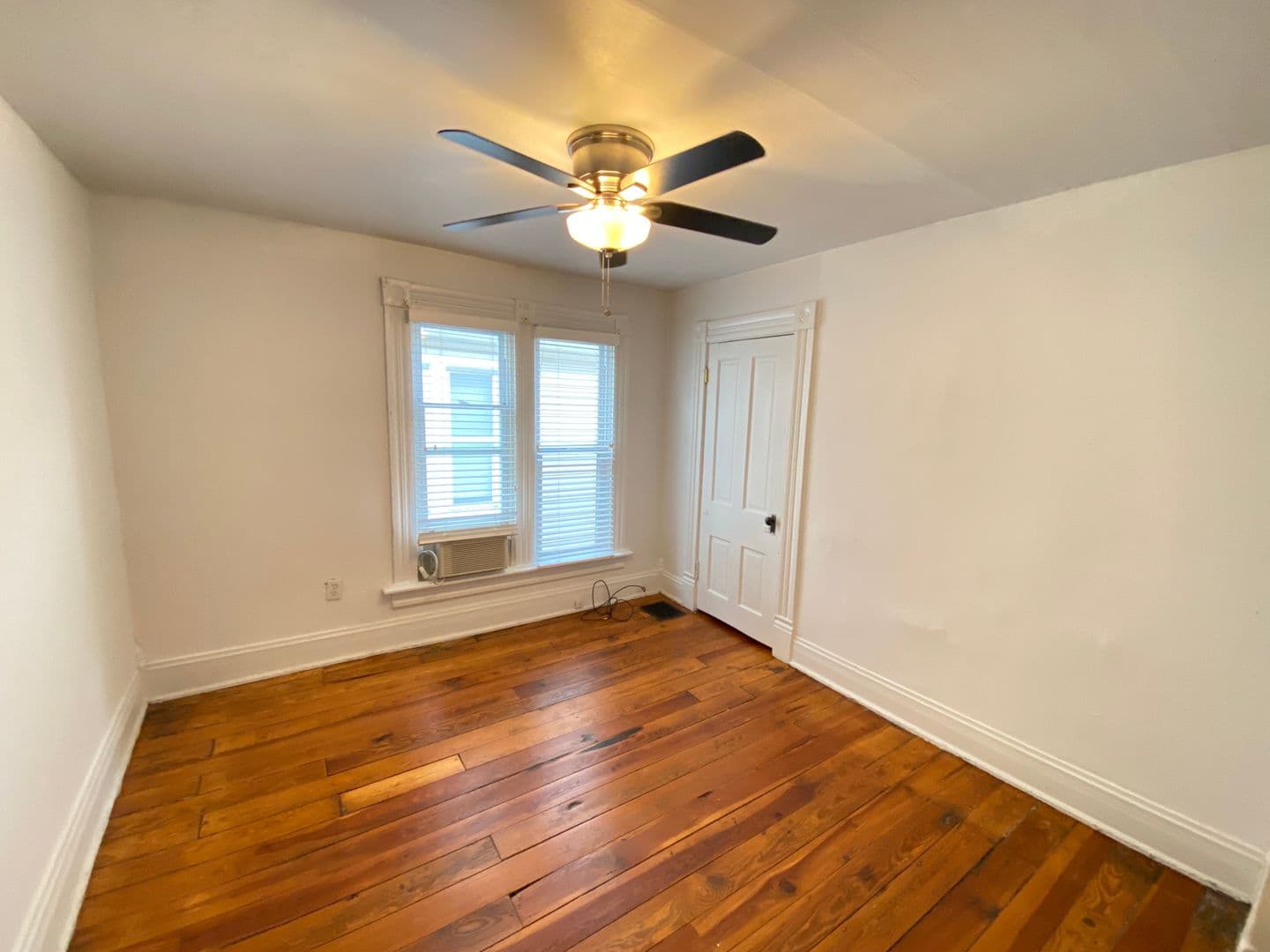 Columbus Apartment: 223-225 W 8th Ave