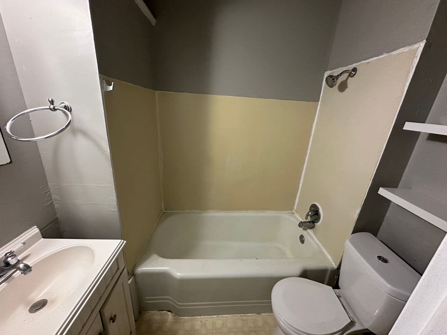 Columbus Apartment: 304 W 6th Ave