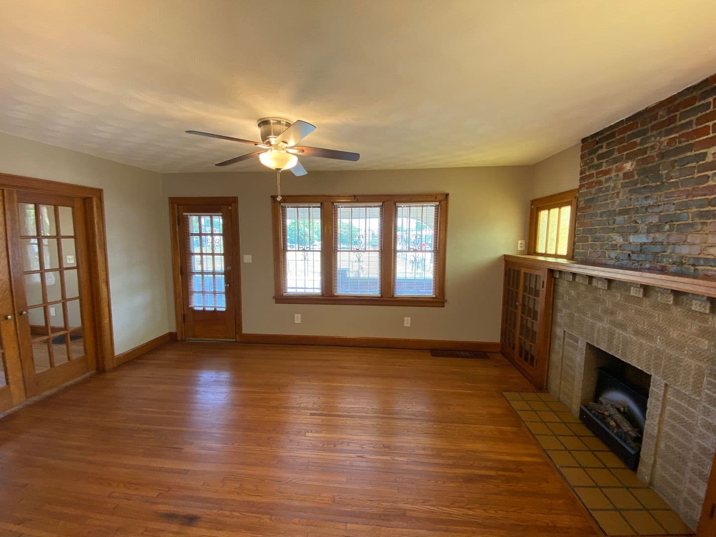 Columbus House: 345 Dana Ave