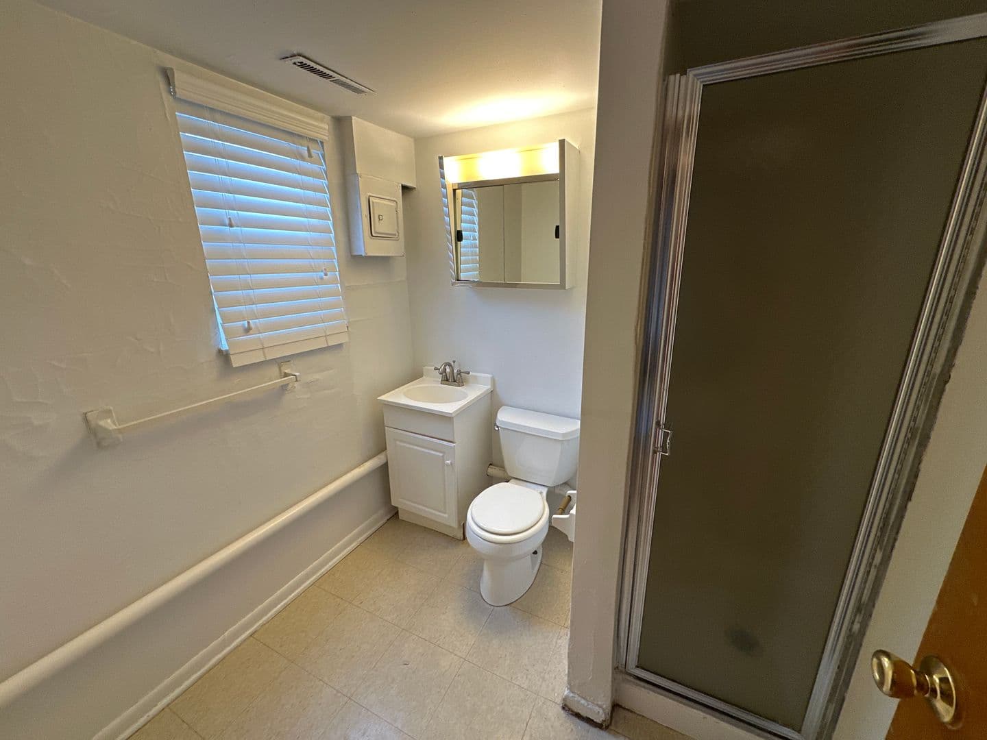 Columbus Apartment: 1444-1466 Worthington St