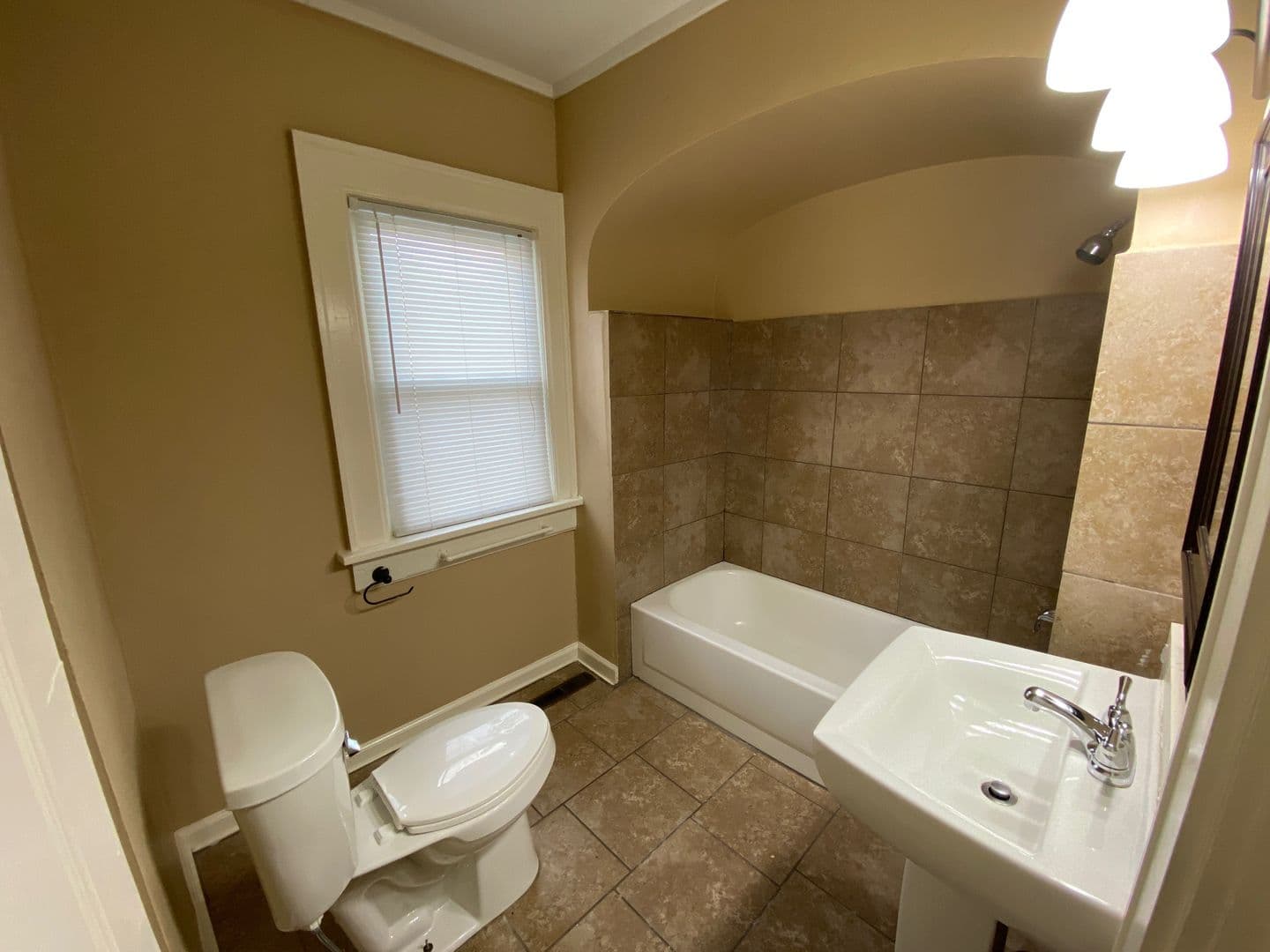 Columbus House: 419 E 16th Ave