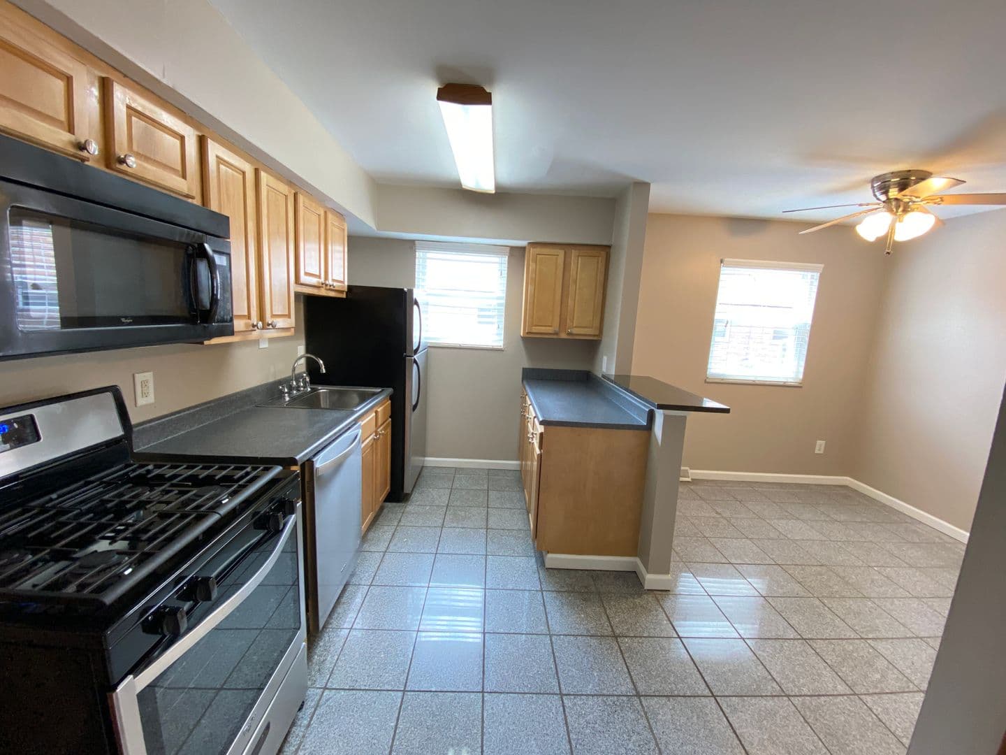 Columbus Apartment: 1444-1466 Worthington St