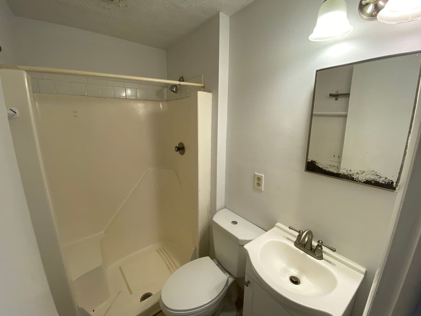Columbus Apartment: 107-121 E 14th Ave
