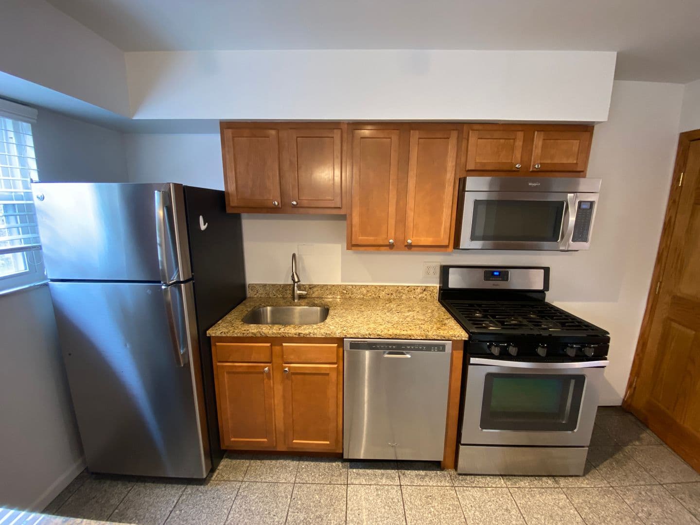 Columbus Apartment: 1444-1466 Worthington St