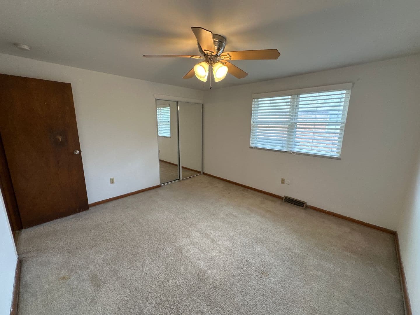 Columbus Apartment: 1444-1466 Worthington St