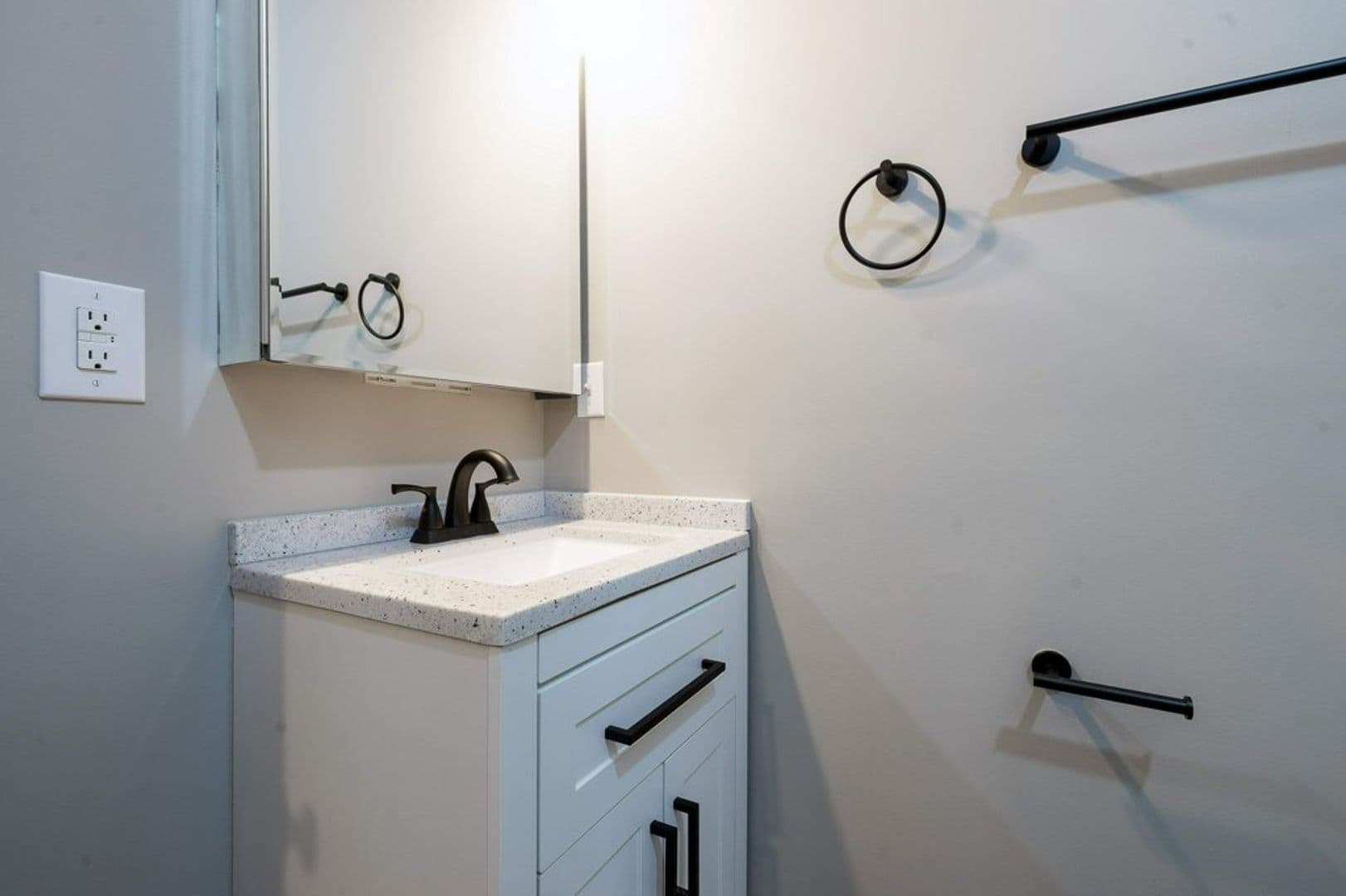 Columbus Apartment: 60 Clark Pl