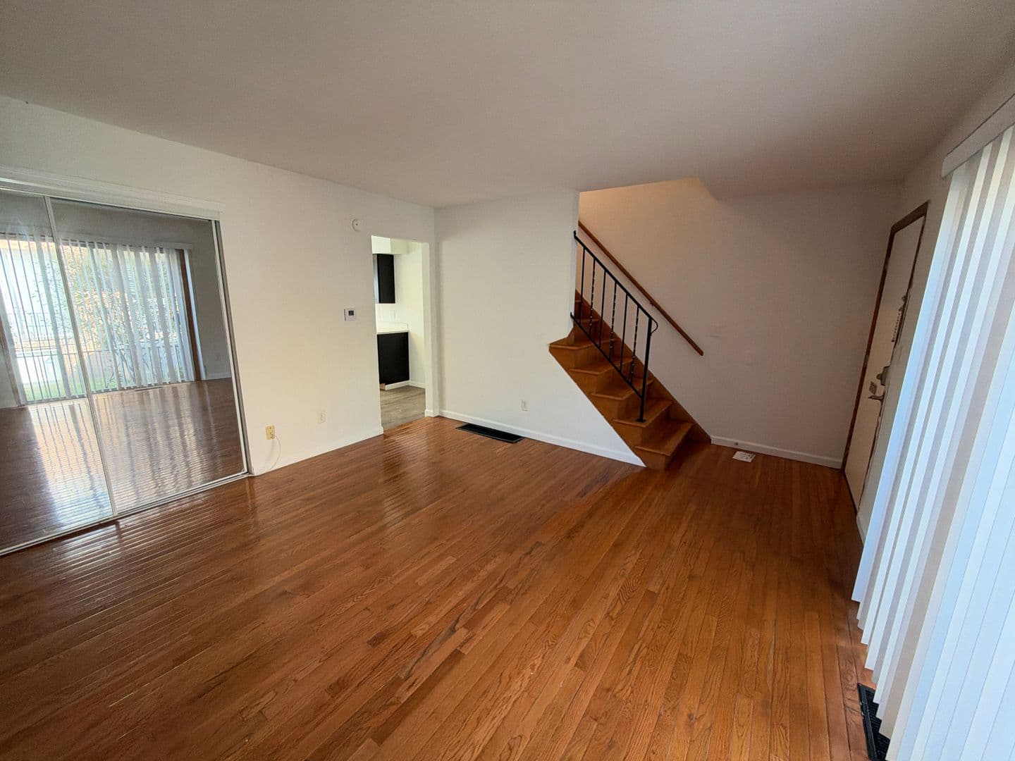 Columbus Apartment: 1444-1466 Worthington St