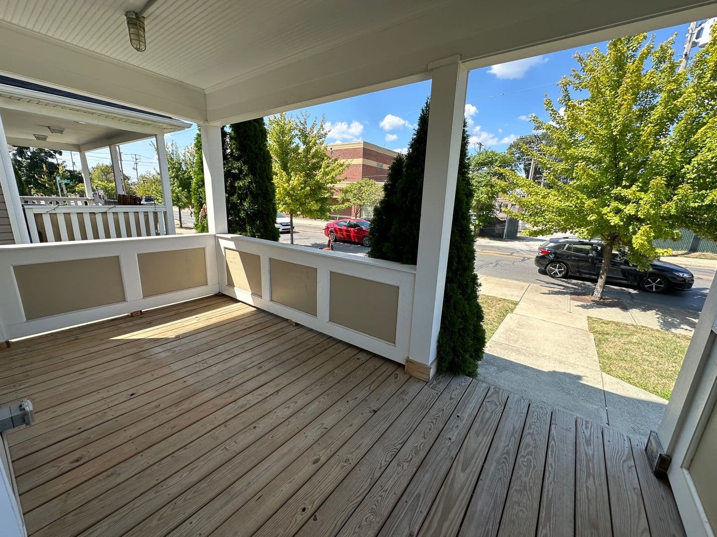Columbus House: 265 E 11th Ave