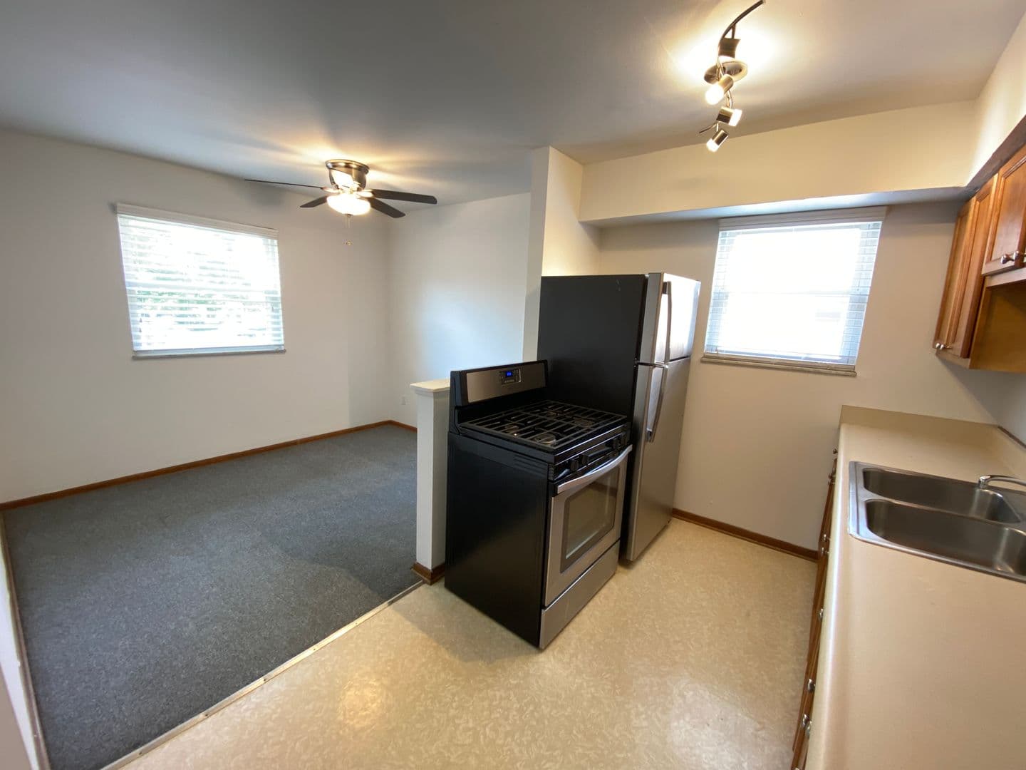 Columbus Apartment: 1444-1466 Worthington St