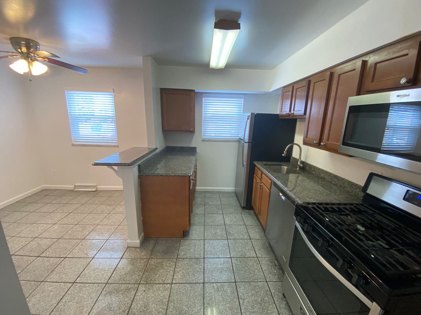 Columbus Apartment: 1451-1461 Worthington St