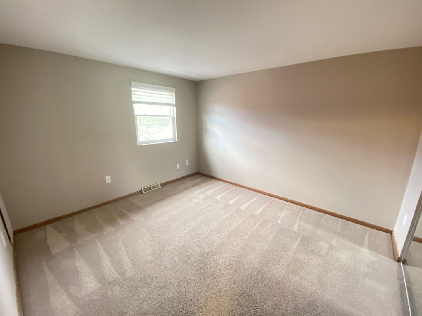Columbus Apartment: 1444-1466 Worthington St
