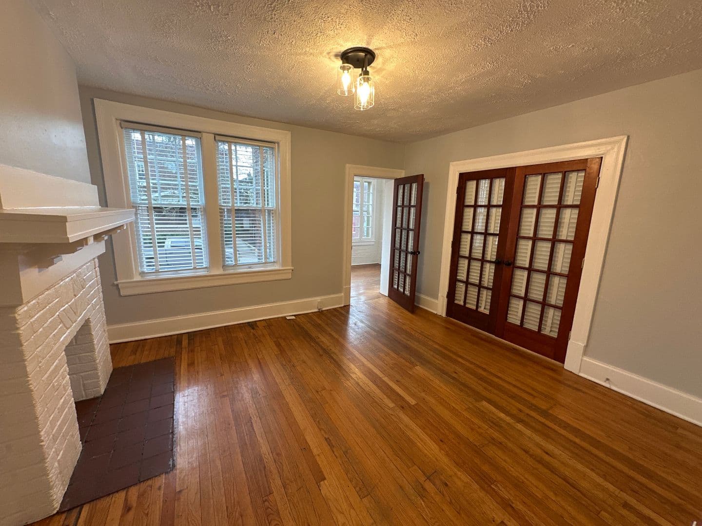 Columbus Apartment: 4-16 E Norwich Ave
