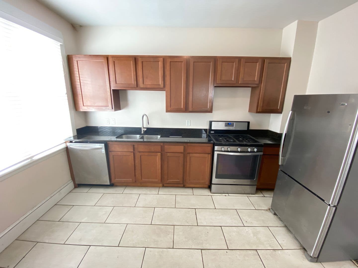 Columbus Apartment: 223-225 W 8th Ave