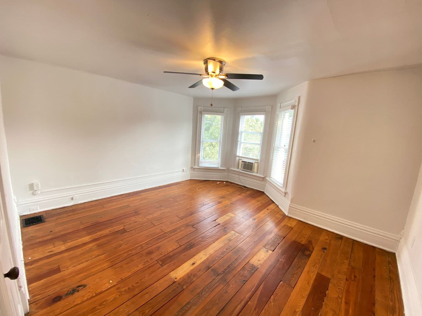 Columbus Apartment: 223-225 W 8th Ave