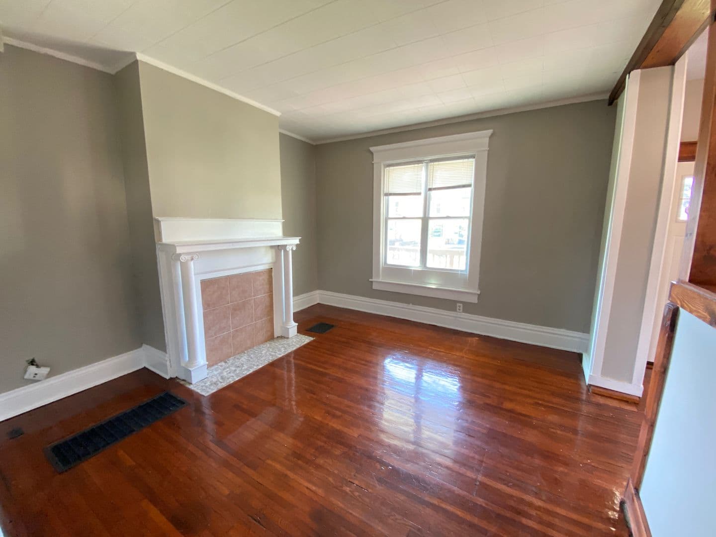 Columbus House: 400 E 17th Ave