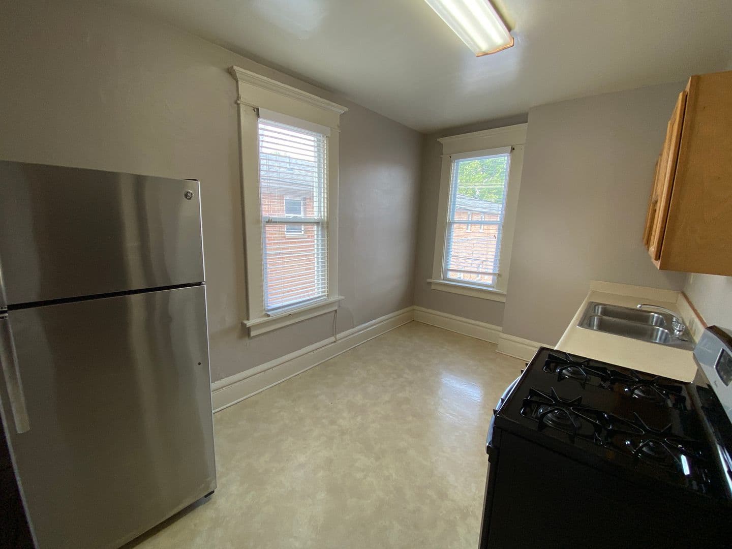Columbus Apartment: 1467 Worthington St.