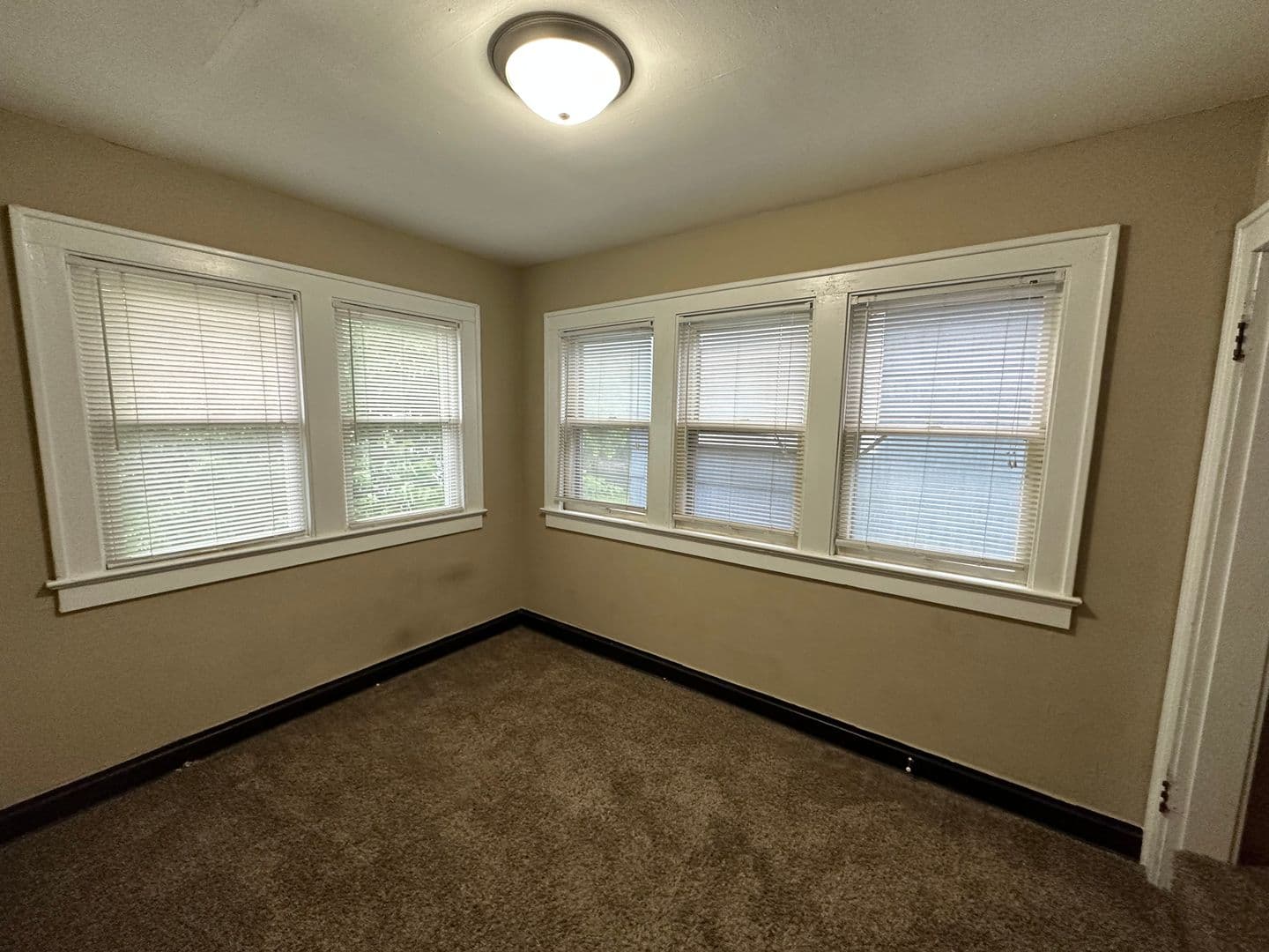 Columbus Apartment: 178 E Tompkins Ave