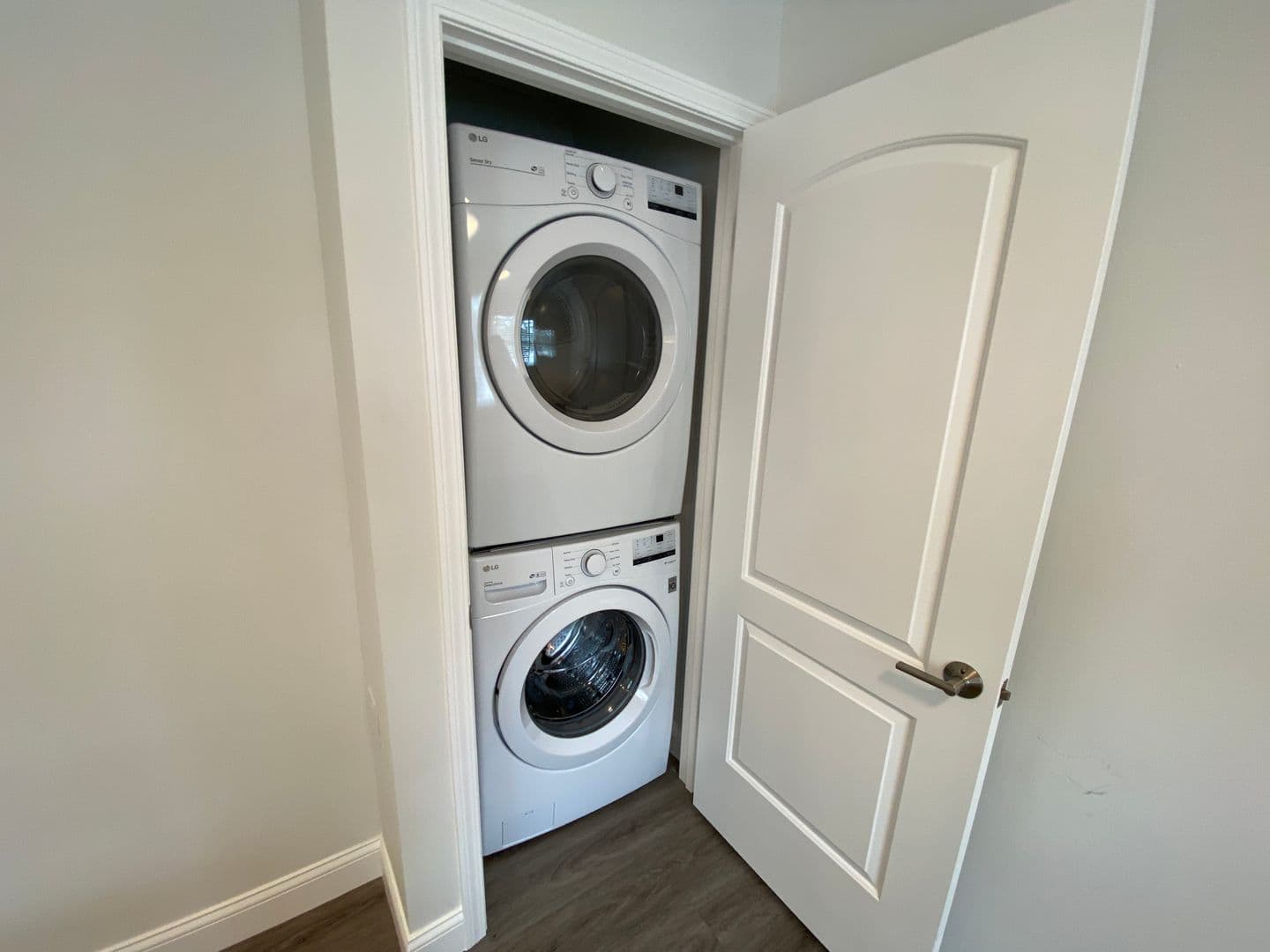 Columbus Apartment: 1451-1461 Worthington St