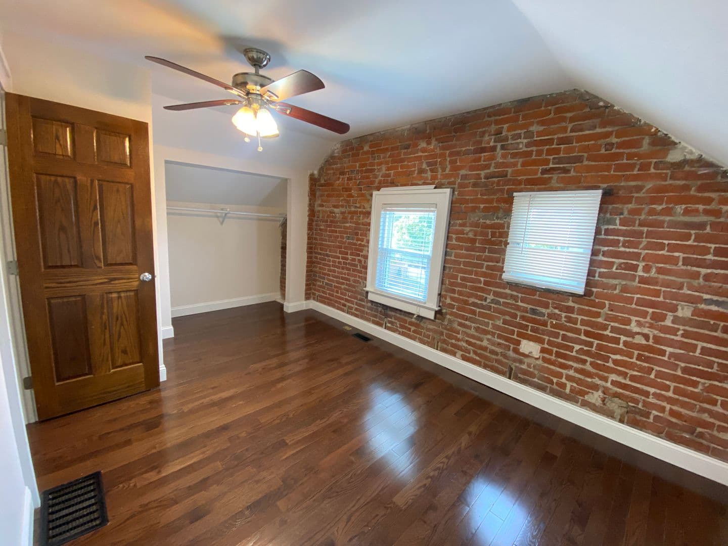 Columbus Apartment: 1475 Worthington St