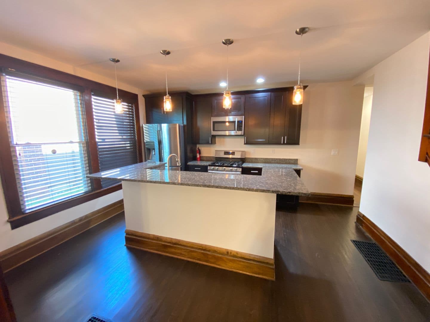 Columbus Apartment: 52 E Norwich Ave