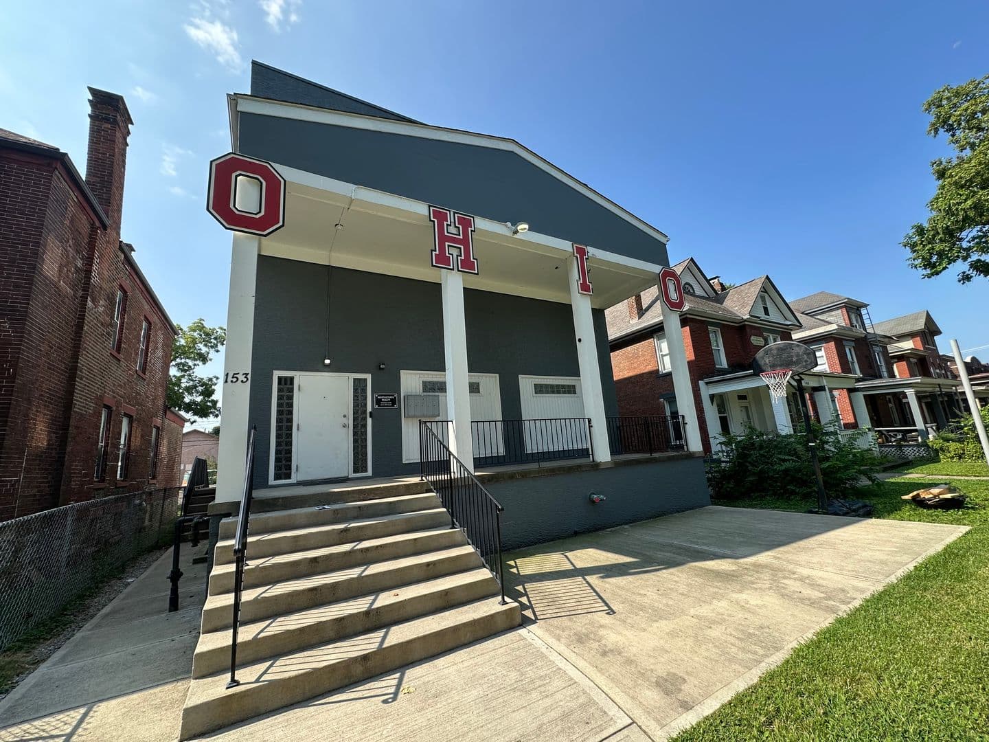 Columbus Apartment: 153 E 12th Ave