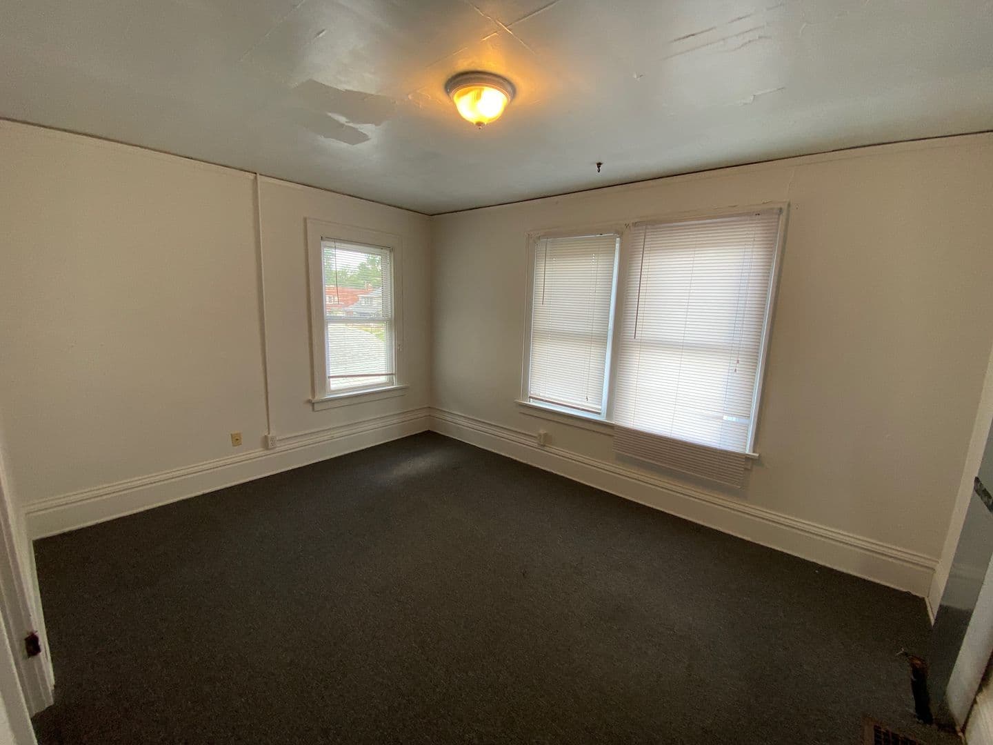 Columbus Apartment: 2211 Neil Ave