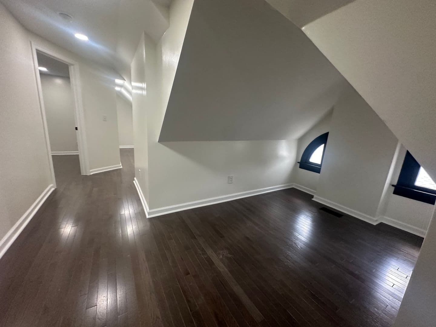 Columbus Apartment: 68 W 9th Ave