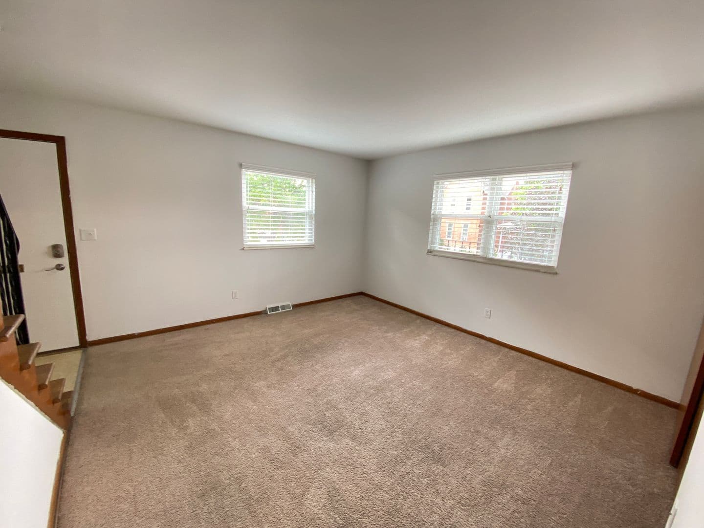 Columbus Apartment: 1444-1466 Worthington St