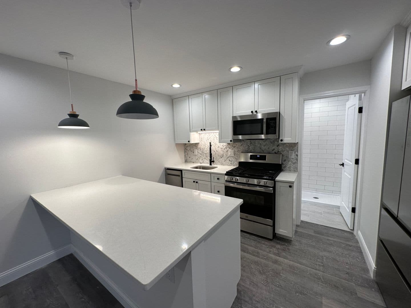 Columbus Apartment: 113 E Lane Ave