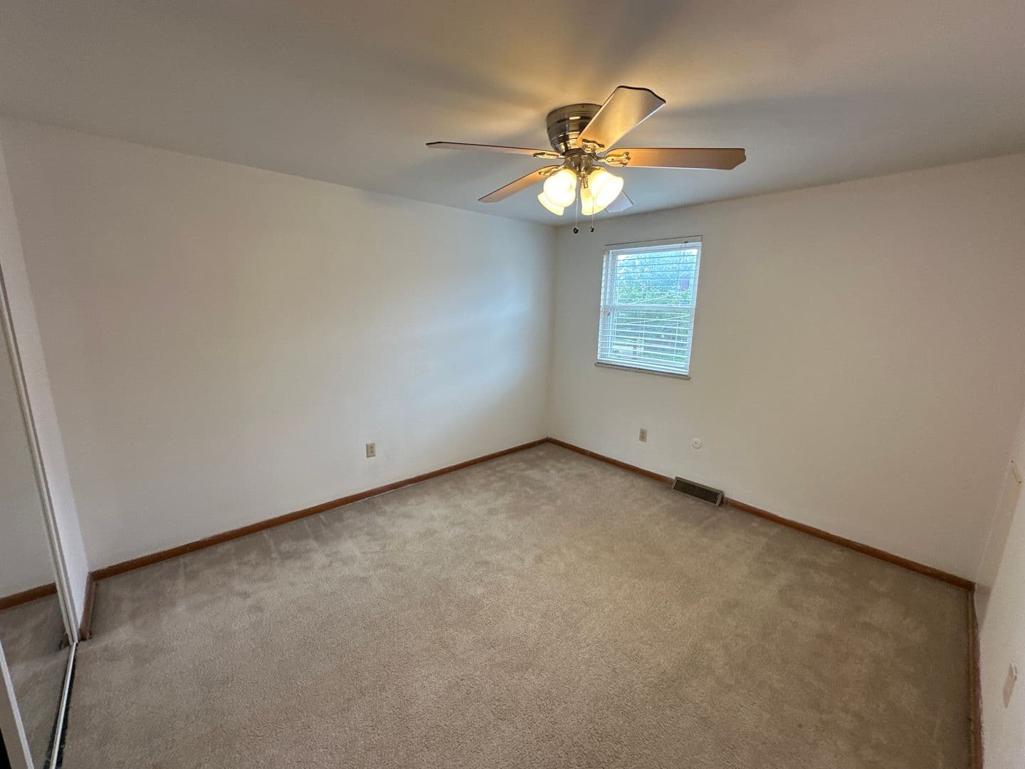 Columbus Apartment: 1444-1466 Worthington St