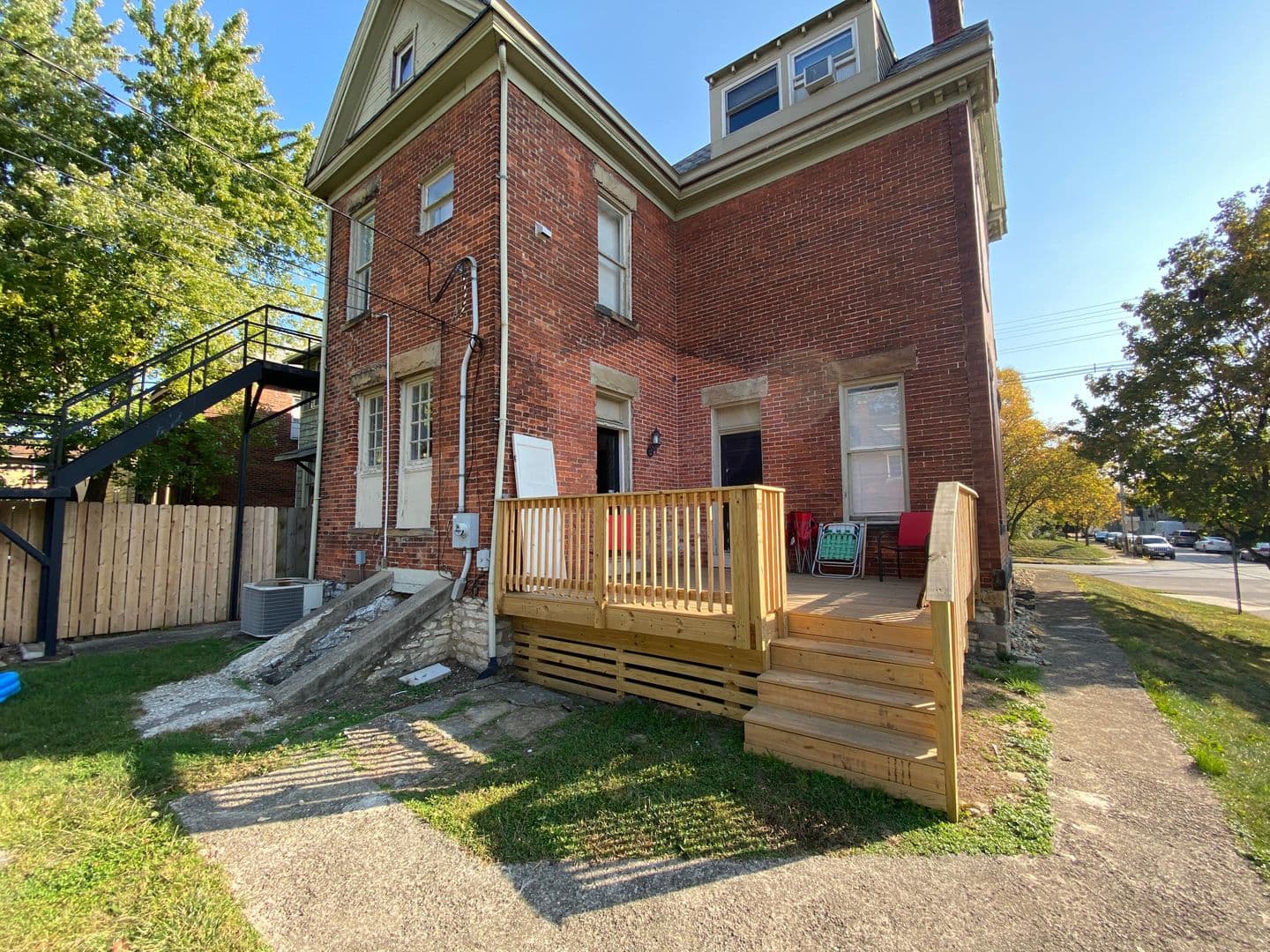 Columbus Apartment: 1999 N 4th St