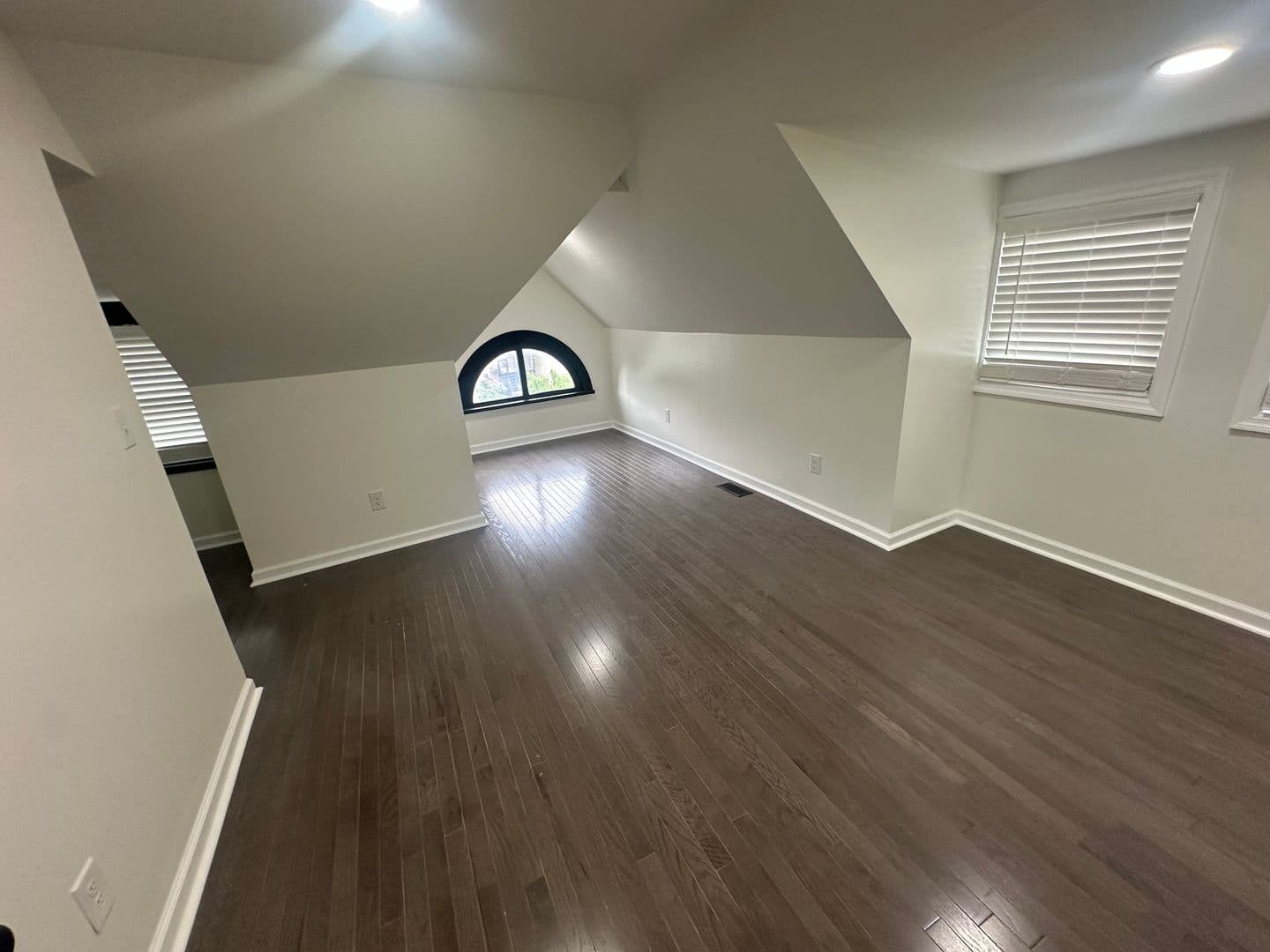 Columbus Apartment: 68 W 9th Ave