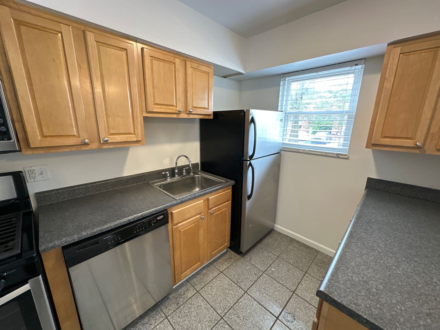 Columbus Apartment: 1444-1466 Worthington St