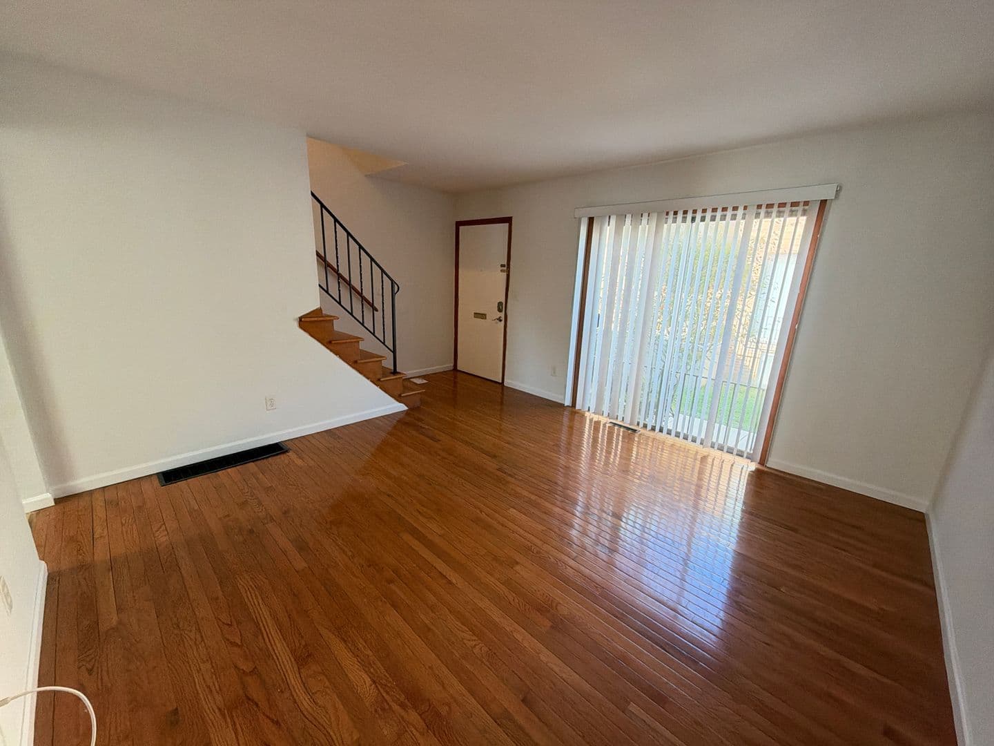 Columbus Apartment: 1444-1466 Worthington St