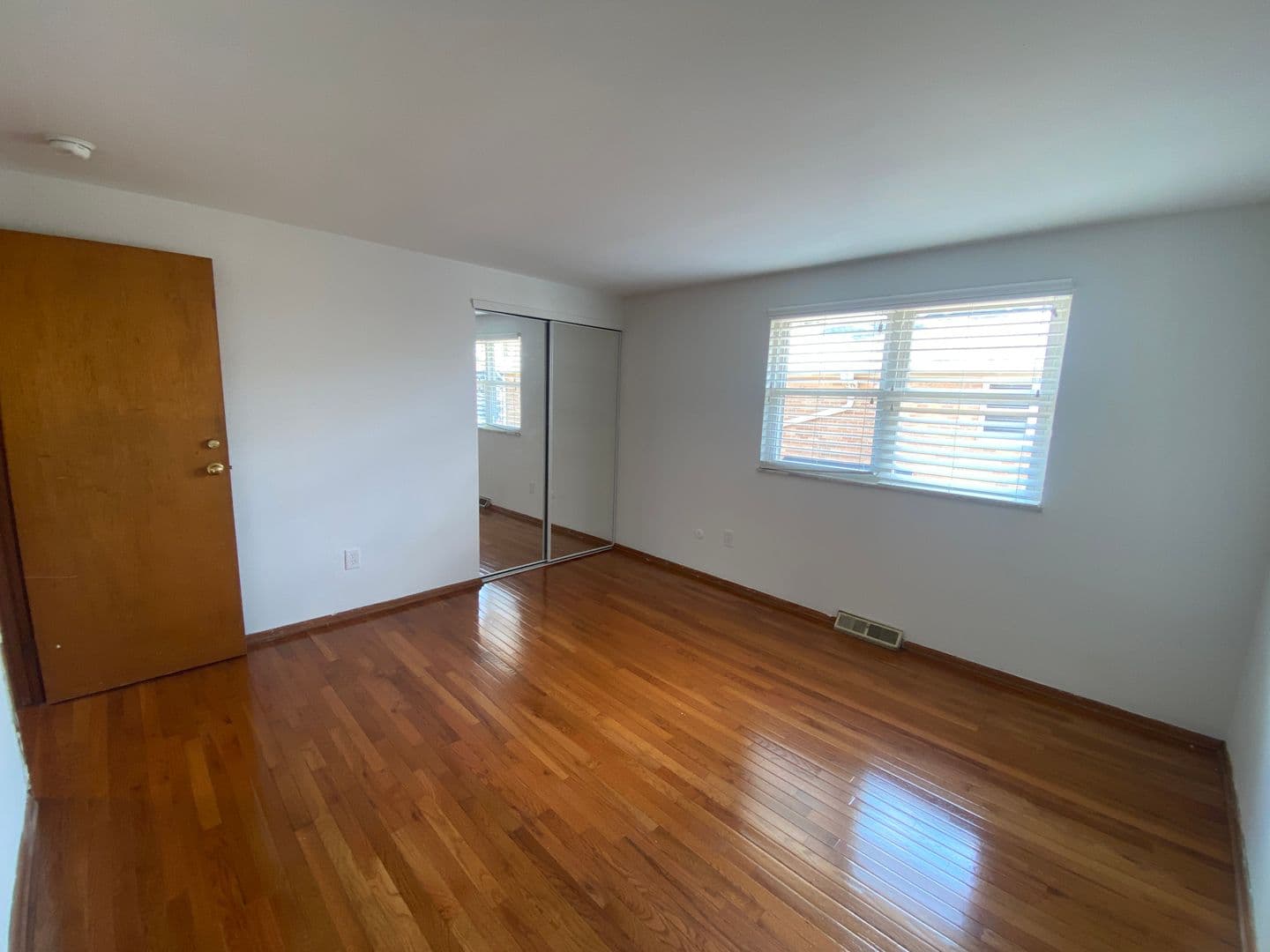 Columbus Apartment: 1444-1466 Worthington St
