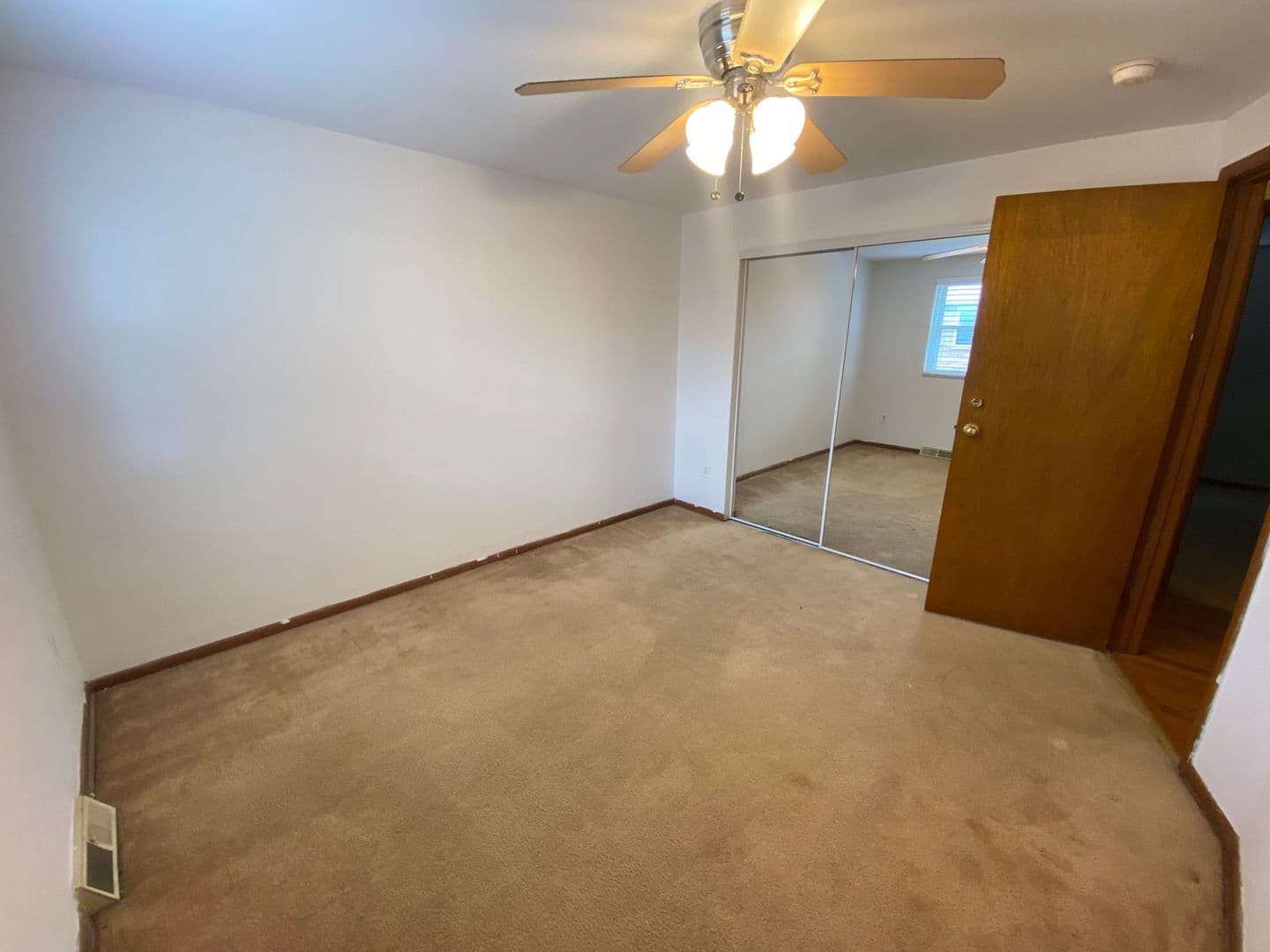 Columbus Apartment: 1444-1466 Worthington St