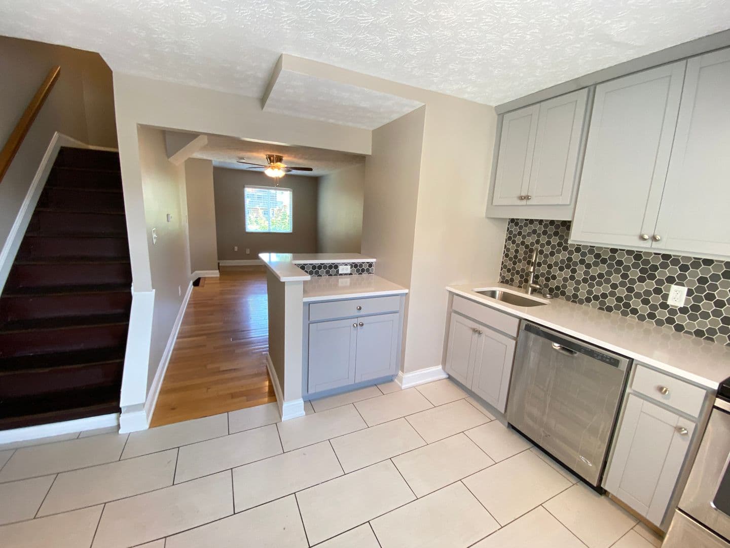 Columbus Apartment: 107-121 E 14th Ave