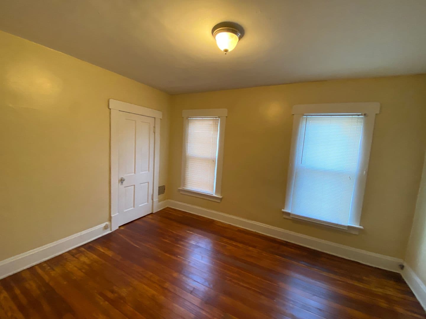 Columbus Apartment: 50 W Maynard Ave
